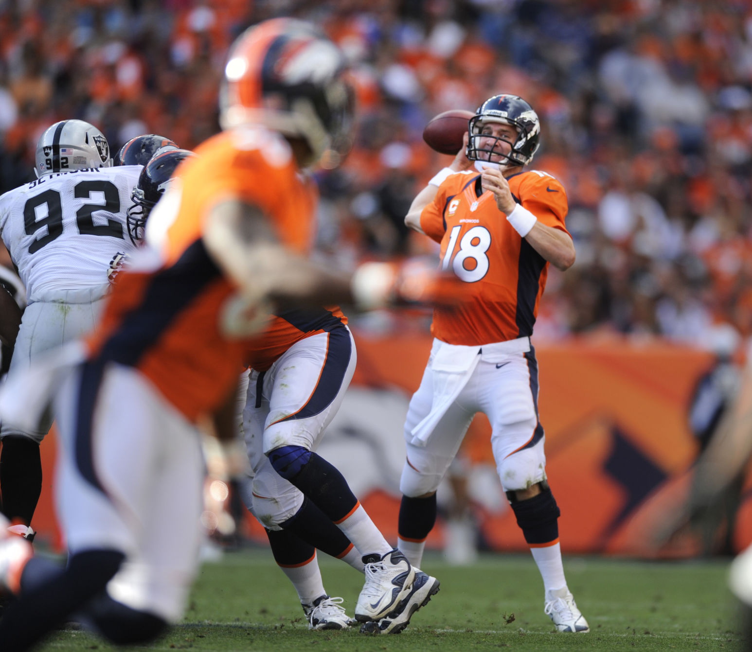 BRONCOS RAIDERS